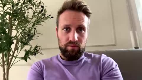 lovefuesse online show from November 24, 8:59 am