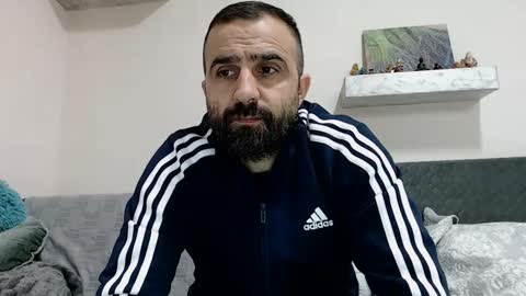 loveivat80 online show from December 6, 6:37 am