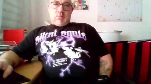 lover010983 online show from March 18, 3:59 pm