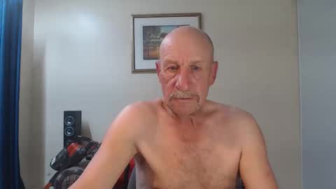 Snapshot of lovesblackazz chatting on October 19, 12:59 am Lovesblackazz online show from October 19, 12:59 am