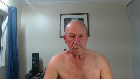 Snapshot of lovesblackazz chatting on December 24, 11:06 am Lovesblackazz online show from December 24, 11:06 am