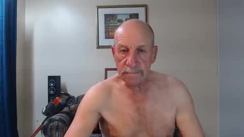 Snapshot of lovesblackazz chatting on September 19, 10:48 am Lovesblackazz online show from September 19, 10:48 am