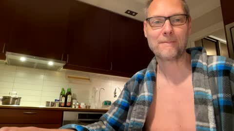 loveshine_ online show from December 6, 5:09 am