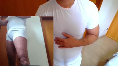 Snapshot of lovetobeseen1000 chatting on February 7, 1:53 pm Lovetobeseen online show from February 7, 1:53 pm