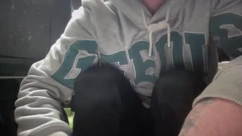 lowkey42011 online show from September 30, 12:09 pm