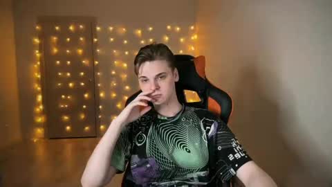 Lucas Gill online show from January 17, 7:20 pm