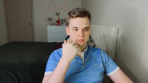 Lucas Gill online show from November 25, 4:25 am