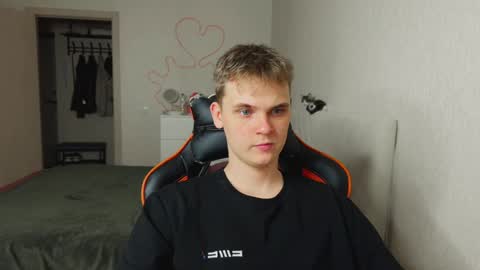 Lucas Gill online show from September 29, 2:43 am