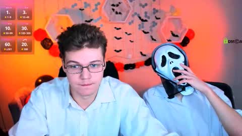 Snapshot of lucas_long_ chatting on October 25, 8:49 am lucas_long_ online show from October 25, 8:49 am