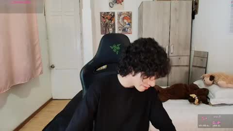lucas_xo online show from May 21, 3:35 am
