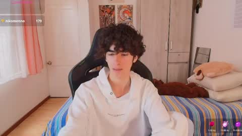 lucas_xo online show from April 10, 6:59 pm
