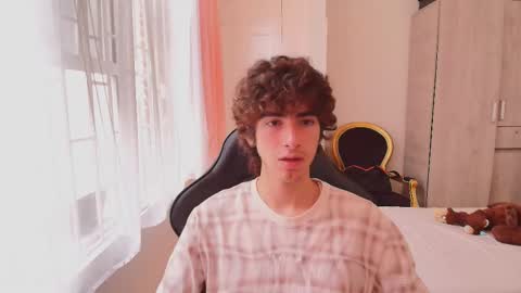 lucas_xo online show from October 9, 3:39 pm