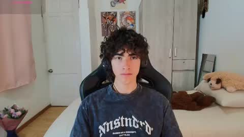 lucas_xo online show from February 6, 2:19 am