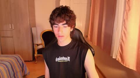 lucas_xo online show from September 23, 4:23 am