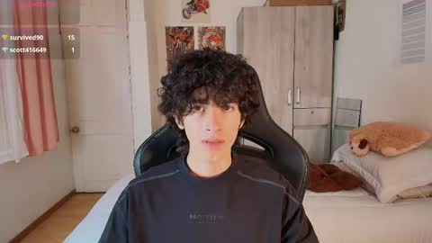 lucas_xo online show from May 25, 10:27 pm