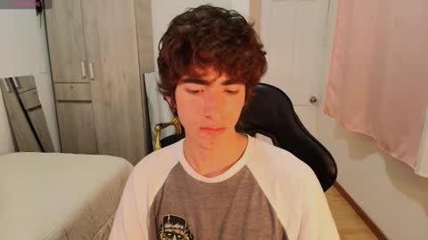 lucas_xo online show from September 15, 2:47 am