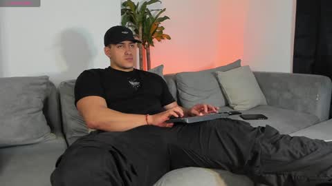 LUCA SANTOS online show from December 10, 3:19 am