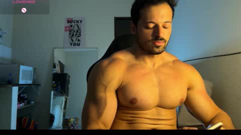 lucasfit24 online show from March 4, 12:17 am