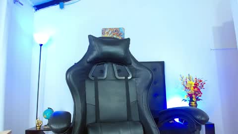 Lucas online show from April 30, 4:14 pm