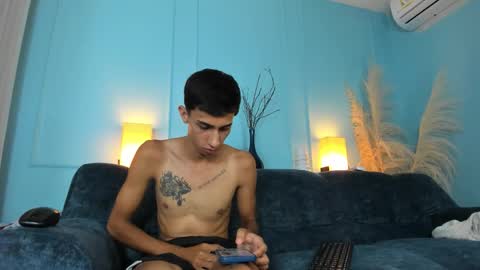 Snapshot of lucian_davi chatting on October 25, 4:36 am Pirulo online show from October 25, 4:36 am