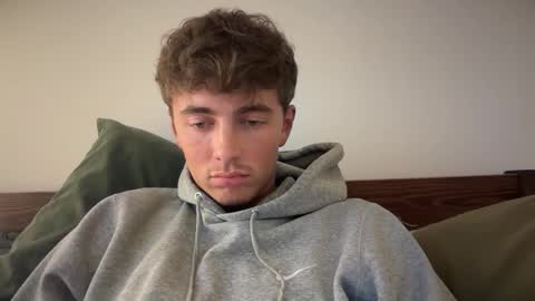 Snapshot of luciancrowe chatting on October 15, 5:09 pm Lucian online show from October 15, 5:09 pm