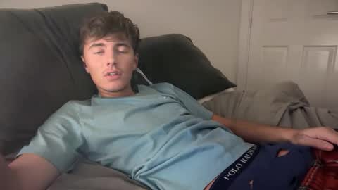 Snapshot of luciancrowe chatting on October 16, 7:00 pm Lucian online show from October 16, 7:00 pm