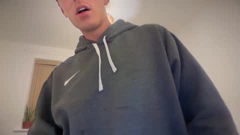 Snapshot of luciancrowe chatting on October 23, 9:51 pm Lucian online show from October 23, 9:51 pm