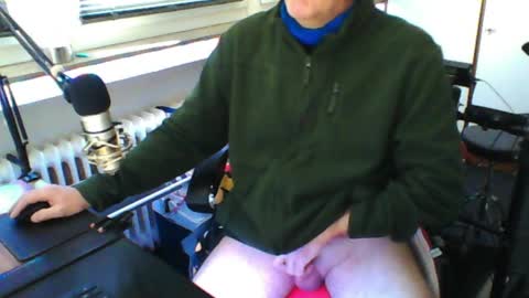        call me  Stefan online show from April 1, 1:41 pm