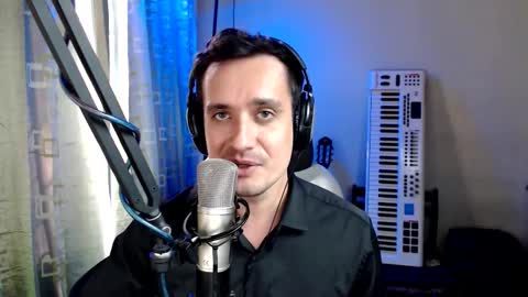 Snapshot of luckyman10000000 chatting on October 22, 7:01 am luckyman10000000 online show from October 22, 7:01 am