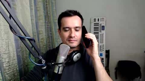 Snapshot of luckyman10000000 chatting on October 15, 8:11 am luckyman10000000 online show from October 15, 8:11 am