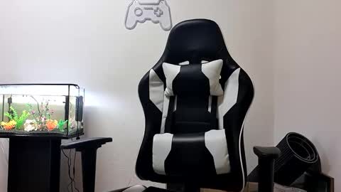 luckyshot91 online show from January 9, 7:29 pm