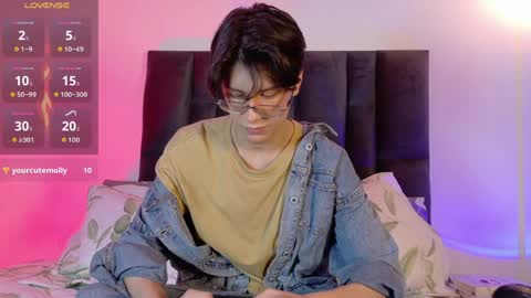 Lui online show from May 22, 3:44 am