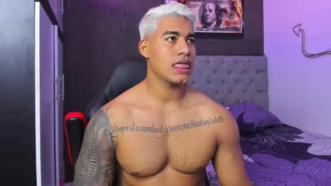 Luigi Independent model online show from January 17, 4:04 am