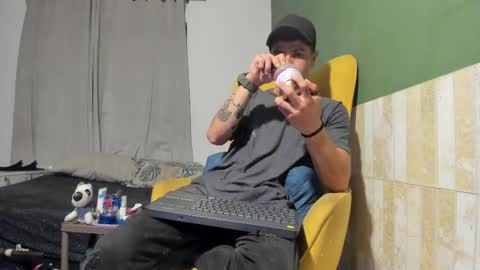 Luis AS online show from February 22, 8:15 pm