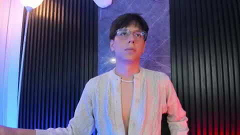 luixdust1 online show from December 4, 5:25 am