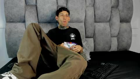 lujuriau_u online show from September 9, 4:12 am