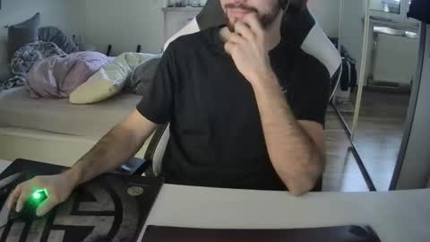 lukasschoetz online show from December 29, 12:34 pm