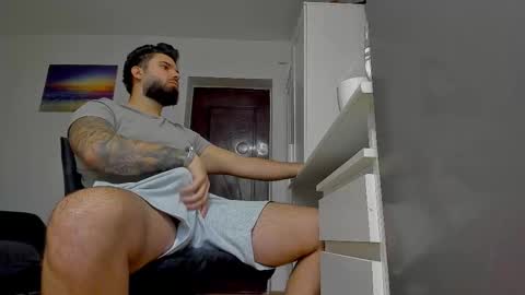 Snapshot of lukedenver chatting on October 16, 8:44 am Luke online show from October 16, 8:44 am