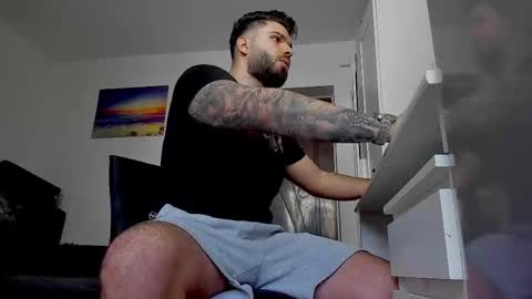 Snapshot of lukedenver chatting on February 11, 10:04 am Luke online show from February 11, 10:04 am