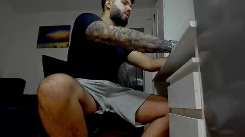 Snapshot of lukedenver chatting on February 13, 8:03 pm Luke online show from February 13, 8:03 pm