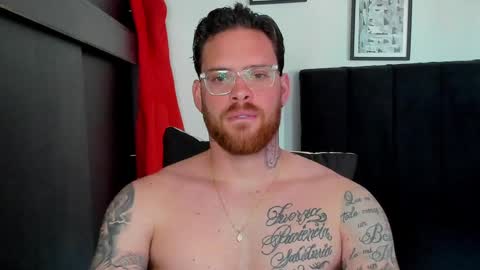 Snapshot of lukeglanton17 chatting on January 5, 7:28 pm Luke online show from January 5, 7:28 pm