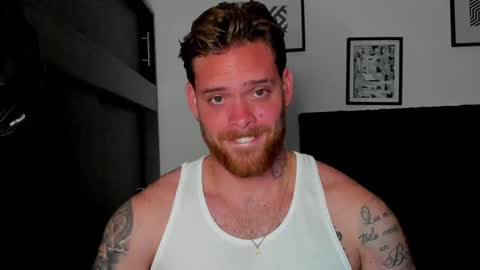 Snapshot of lukeglanton17 chatting on December 30, 10:55 pm Luke online show from December 30, 10:55 pm