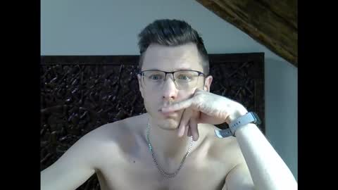 Andrew independent model 2000-0000 CET daily online show from February 8, 11:20 pm