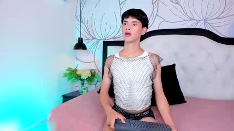 Snapshot of luna_stanford chatting on October 25, 2:24 am Luna Stanford online show from October 25, 2:24 am