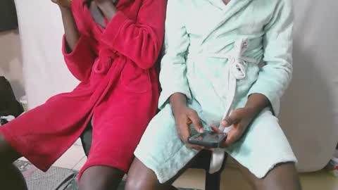 luoislove online show from March 8, 7:45 am