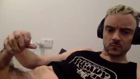 Lupine online show from November 22, 4:39 pm