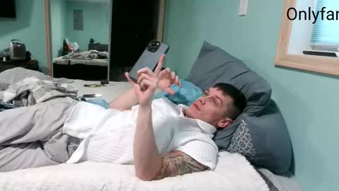  GUY ---  GIRL online show from October 20, 8:24 pm