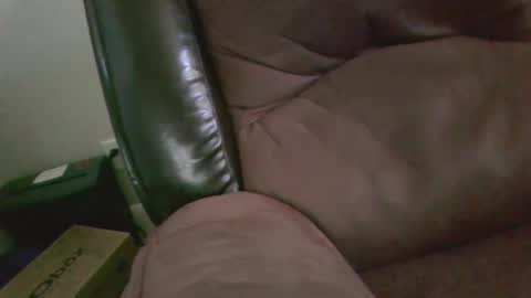 Snapshot of luv269er chatting on February 1, 7:13 pm luv269er online show from February 1, 7:13 pm