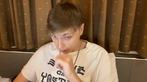 bobby online show from April 3, 11:12 pm