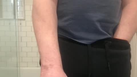 lvguynextdoor440656 online show from February 15, 7:55 pm